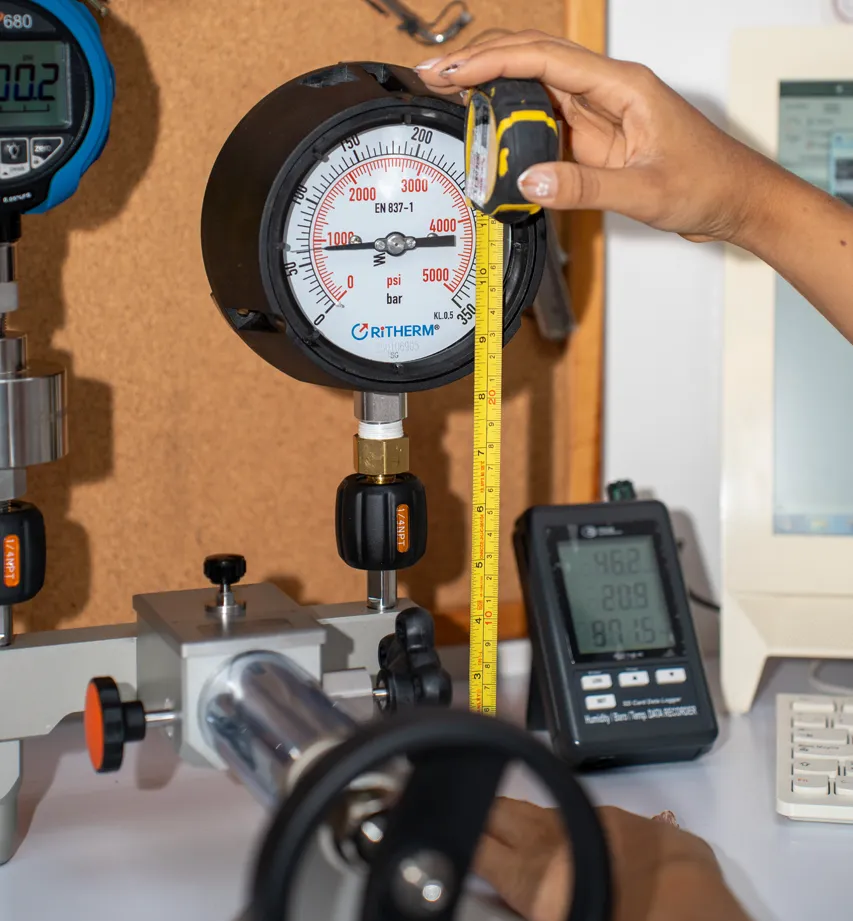 Laboratorio de Presión 2 Especialistas en Metrología