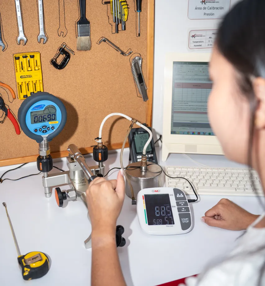 Laboratorio de Presión 4 Especialistas en Metrología